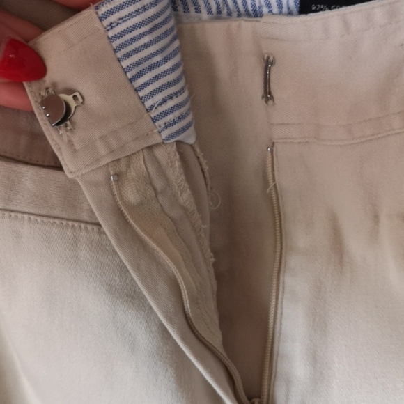 Larry Levine Cream Capris - Picture 4 of 7